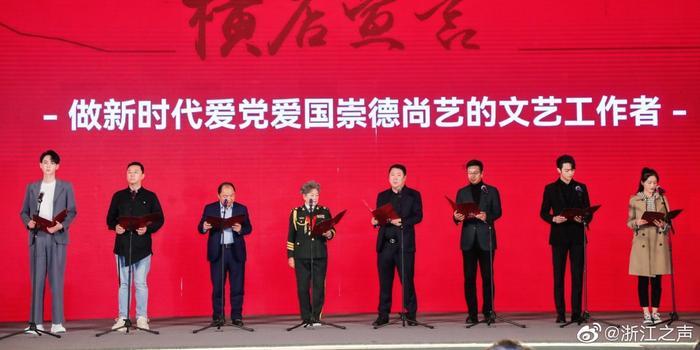 连接正负极